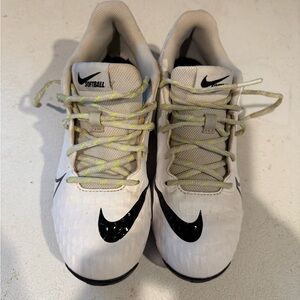 Nike White and Black Athletic Cleats